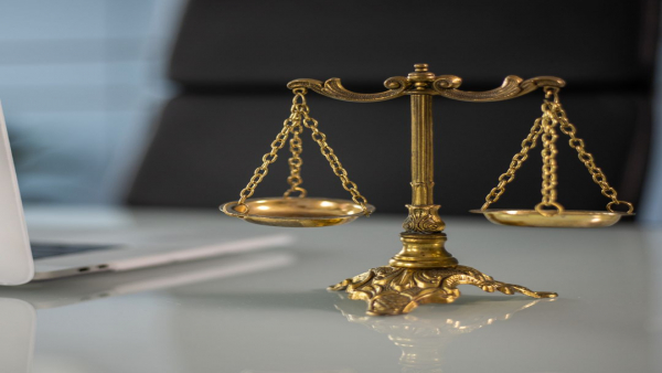 介護職の働き方は？施設形態別のメリット・デメリットと向いている人